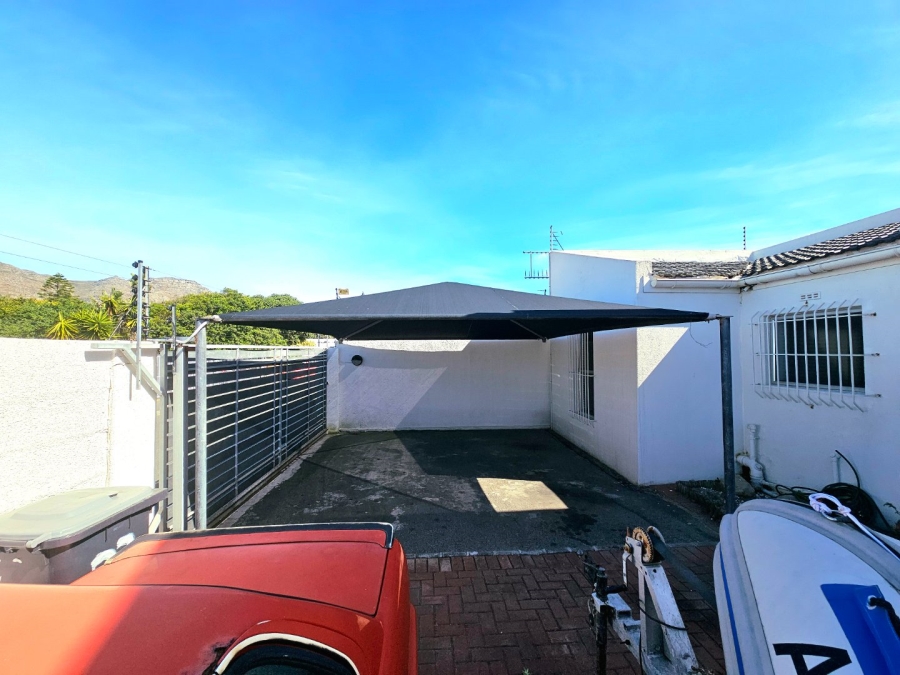 4 Bedroom Property for Sale in Marina Da Gama Western Cape